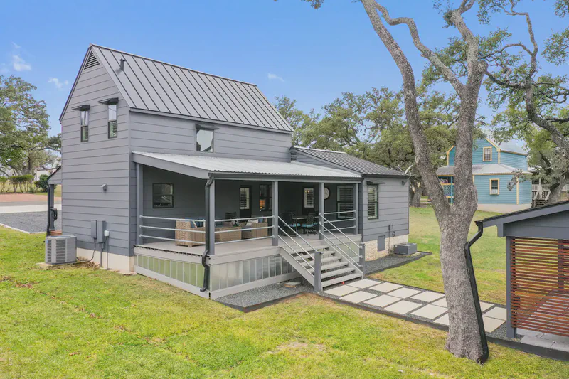 Farmhouse W/Hot Tub/Fireplace Min to Town/Wineries