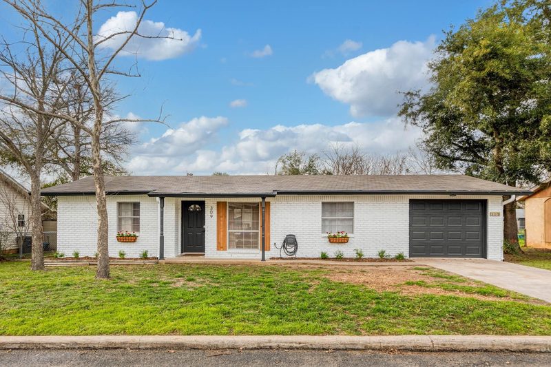 309 Glenmoor Dr